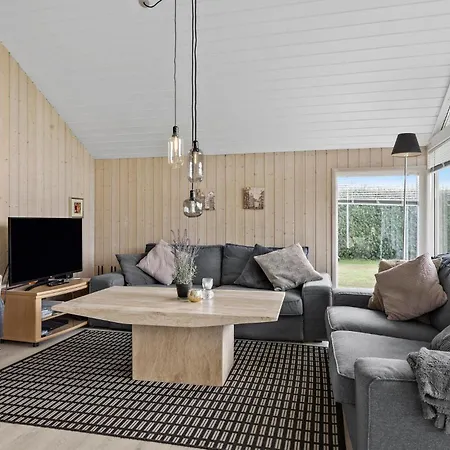 Stunning In With Sauna Feriehus Otterup
