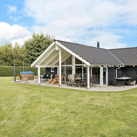 Stunning Home In Otterup With Sauna * Otterup